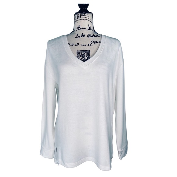 Cupcakes & Cashmere Gazella V-neck Ultra Soft Long Sleeve Sweater - L - NWT - Picture 3 of 13